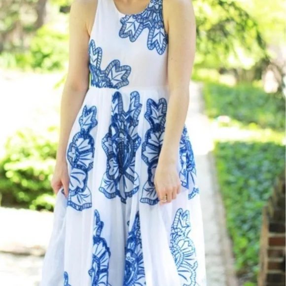 Anthropologie HD in Paris Maxi Dress White with Embroidered Blue Flowers - L - Picture 3 of 12